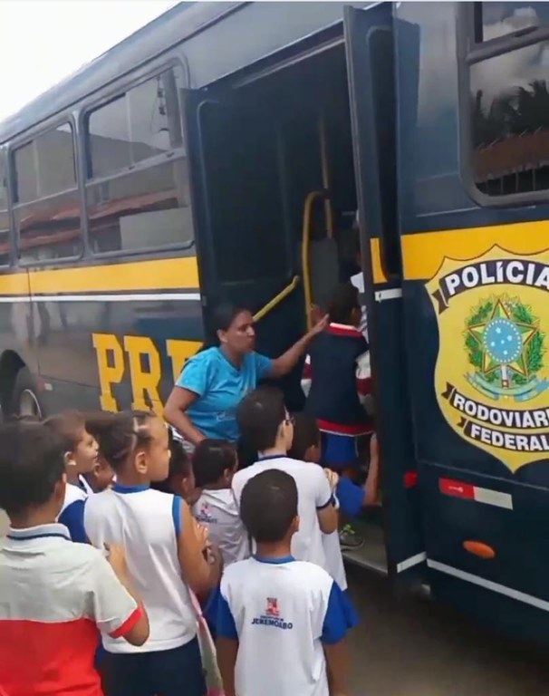 Aliado as atividades de fiscalização e policiamento, nossos policiais desenvolvem trabalhos preventivos de ações educativas para o trânsito.