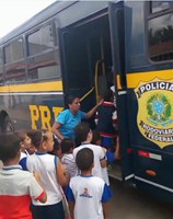 Alunos de escola pública participam de ação educativa da PRF em Jeremoabo (BA)
