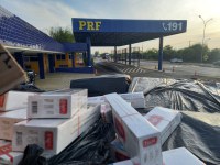 Em Vitória da Conquista (BA), PRF apreende quase 200.000 maços de cigarros contrabandeados