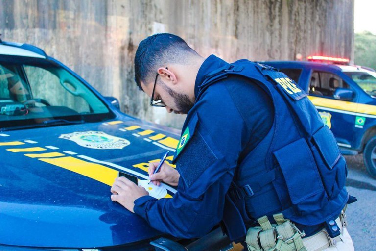 A droga à base de anfetamina estimula o sistema nervoso central e é utilizada geralmente por profissionais do volante para inibir o sono e se manter acordado por longas horas durante a viagem.