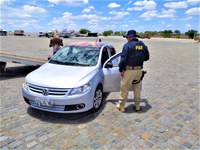 Motorista é detido pela PRF ao apresentar documento falso durante abordagem em Tucano (BA)
