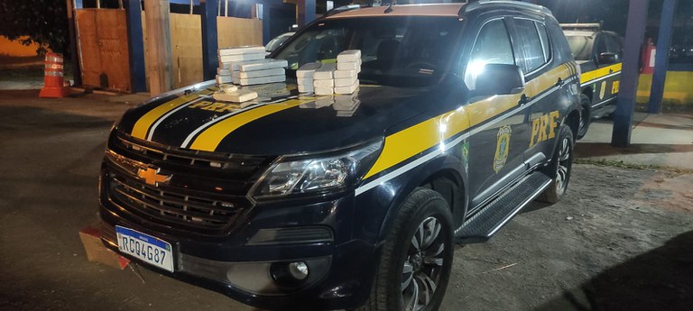 Aos policiais, o motorista relatou que ‘pegou’ as drogas em São Paulo por R$ 3 mil e levaria para Aracaju (SE).