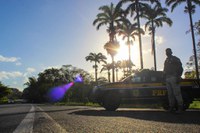 Caminhão roubado é recuperado pela PRF em Feira de Santana (BA)