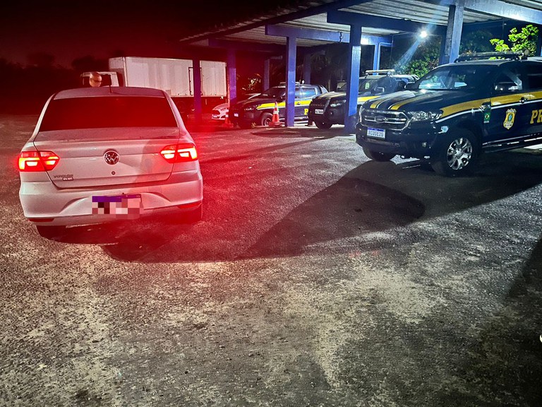 PRF apreende veículo clonado durante fiscalização na BR 101 em Alagoinhas (BA)