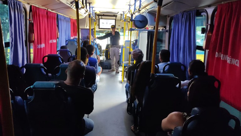 Aliado as atividades de fiscalização e policiamento, os policiais desenvolvem trabalhos preventivos de ações educativas para o trânsito. O projeto Cinema Rodoviário da PRF faz parte dessas ações que busca sensibilizar os diversos usuários das rodovias na assimilação de hábitos e atitudes responsáveis no trânsito.