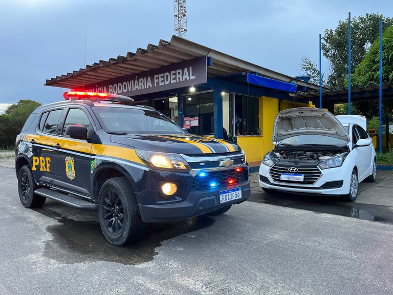 O condutor do automóvel, um homem de 43 anos, informou aos policiais que comprou o veículo através de um anúncio da internet. Disse ainda que deu um valor de R$ 23 mil de entrada e assumiu 40 prestações de 690 reais.