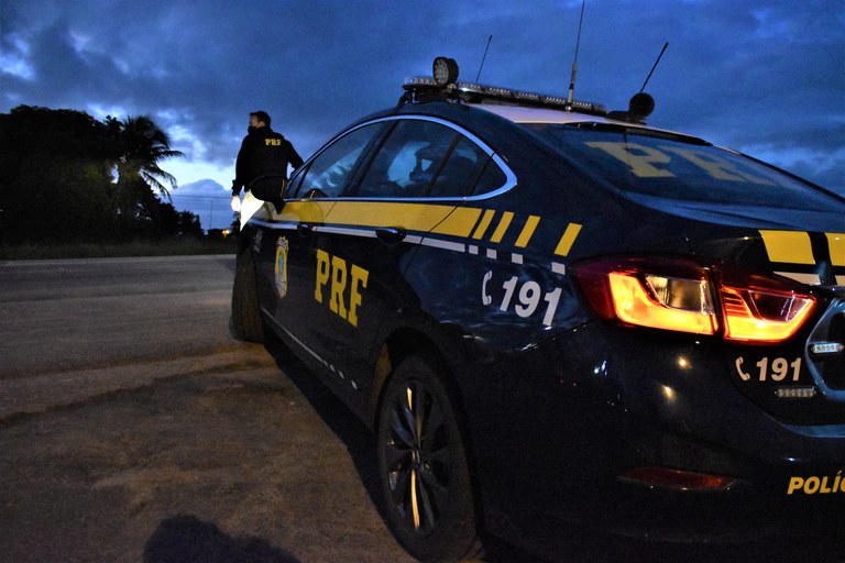 A PRF disponibiliza o telefone 191 para denúncia. Faça sua parte! O anonimato é garantido.