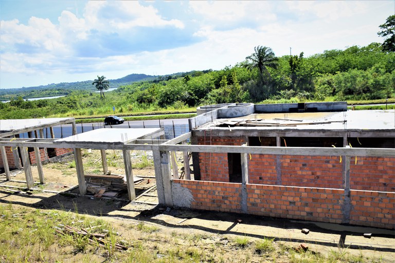 Obra de construção da delegacia em Simões Filho