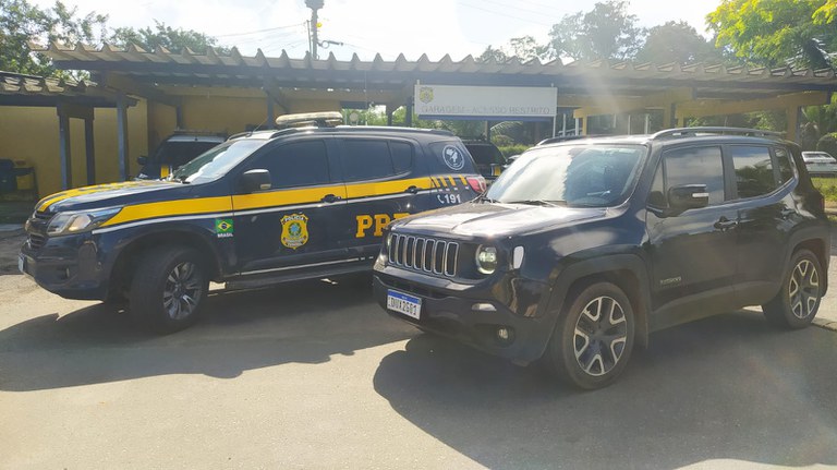 https://www.gov.br/prf/pt-br/noticias/estaduais/bahia/2023/maio/homem-e-detido-pela-prf-trafegando-com-jeep-renegade-roubado-comprado-pelo-valor-de-r-60-mil/whatsapp-image-2023-05-29-at-17-31-45.jpeg/@@images/6c246667-ba8d-4e82-8c50-5716346f6741.jpeg