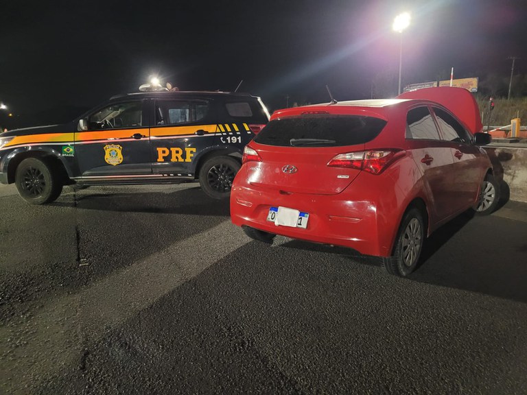 A PRF conta com policiais especializados no enfrentamento à criminalidade para evitar assaltos, porte ilegal de arma, receptação de veículo roubado, tráfico de entorpecentes, contrabando e demais ilícitos penais.