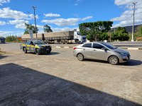 PRF recupera veículo clonado com registro de roubo na BR-242 em Seabra (BA)