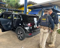 PRF recupera veículo roubado em Feira de Santana (BA)