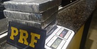 PRF apreende 4 Kg de cocaína em fiscalização de trânsito em Eunápolis (BA)