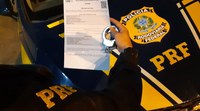 PRF prende homem com mandado de prisão por homicídio durante abordagem na BR-324 em Simões Filho (BA)