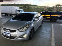 PRF prende foragido da Justiça e recupera veículo roubado em Irajuba (BA)