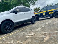 PRF recupera veículo com queixa de apropriação indébita na BR-116 em Jequié (BA)