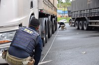 Operação Carga Pesada: PRF flagra mais de 546 toneladas em excesso de peso nas rodovias federais da Bahia