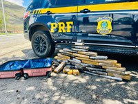 PRF apreende 33 kg de maconha em ônibus interestadual na BR-116, em Jequié (BA)