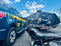 PRF recupera motocicleta furtada durante fiscalização na BR-116, em Jequié (BA)