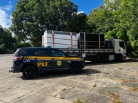 Em Teixeira de Freitas (BA), PRF flagra caminhão transportando carga irregular com mais de 20 toneladas acima do permitido