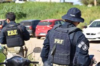 Em fiscalização na BR-116, em Tucano (BA), condutor é flagrado com documento veicular falso