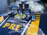 PRF apreende 60 cigarros eletrônicos proibidos em ônibus na BR-116, em Jequié (BA)