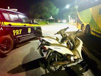 PRF intercepta ônibus com motonetas furtadas escondidas no bagageiro em Jequié (BA)