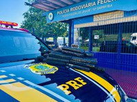 PRF apreende 19 kg de maconha em fiscalização a ônibus em Jequié (BA)