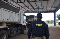 PRF prende motorista que fugiu após causar acidente fatal na BR-242