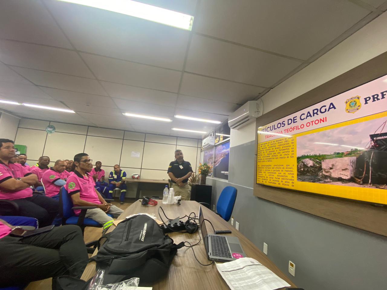 PALESTRA WHITE MARTINS