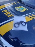 PRF cumpre mandado de prisão em Ibotirama (BA) durante fiscalização na BR-242