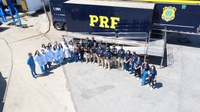 PRF e parceiros promovem ação de saúde e conscientização viária na BR-116 em Vitória da Conquista