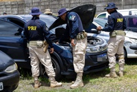 PRF na Bahia recupera veículos com adulteração e registros de roubo