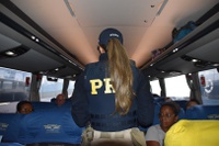 PRF realiza ação de conscientização sobre o autismo no Terminal Rodoviário de Salvador