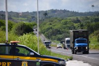 PRF encerra Operação Carnaval 2026 na Bahia com reforço na fiscalização e alerta para condutas de risco nas rodovias