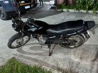 PRF flagra motocicleta com identificação totalmente raspada na BR-324, em Amélia Rodrigues (BA)