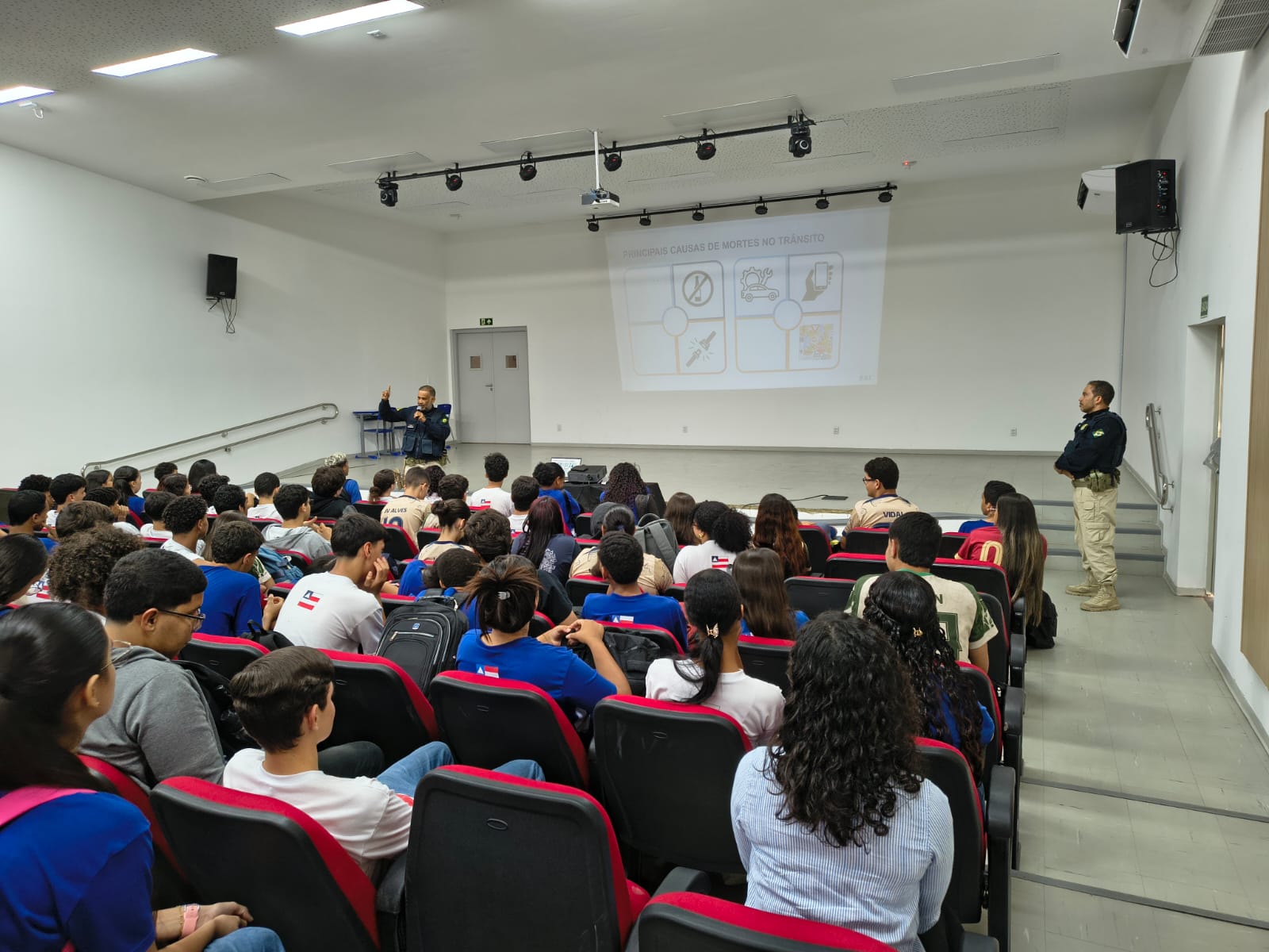 PALESTRA ESCOLA