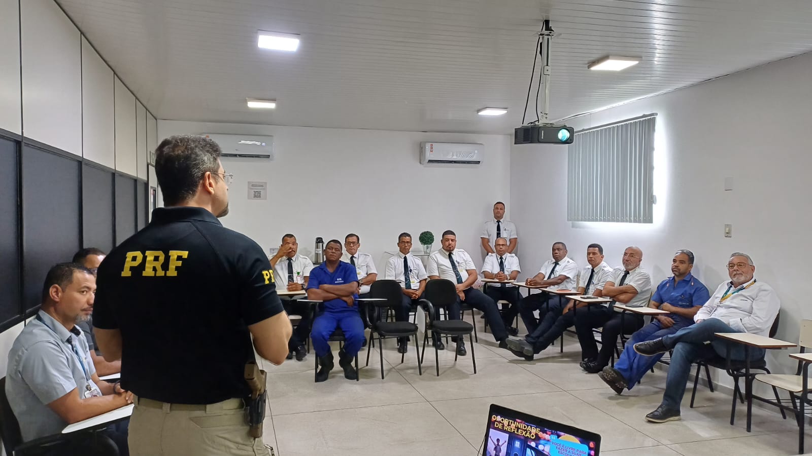 PALESTRA MAIO AMARELO