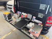 PRF apreende medicamentos irregulares, eletrônicos e anabolizantes ocultos em veículo na BR-135, em Formosa do Rio Preto (BA)