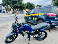 PRF recupera motocicleta clonada com registro de furto às margens da BR-116 em Cândido Sales (BA)