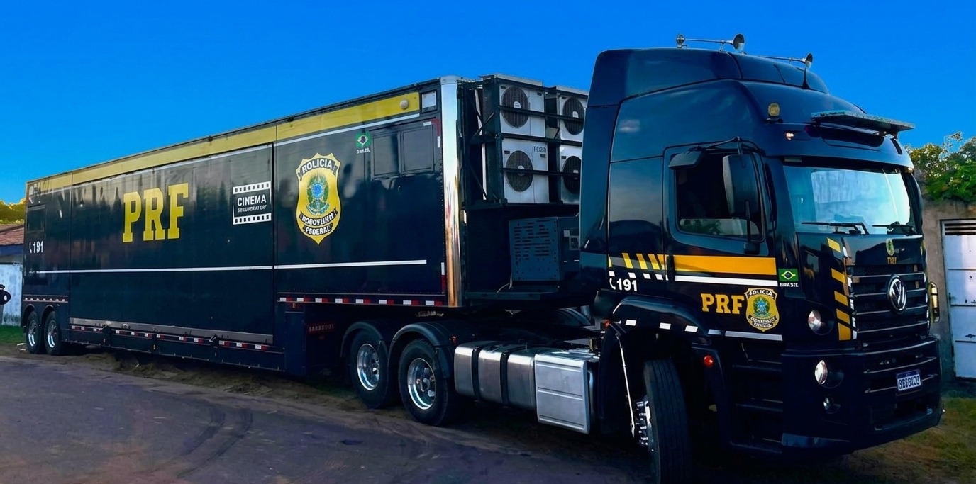 CARRETA DO CINEMA RODOVIÁRIO PRF