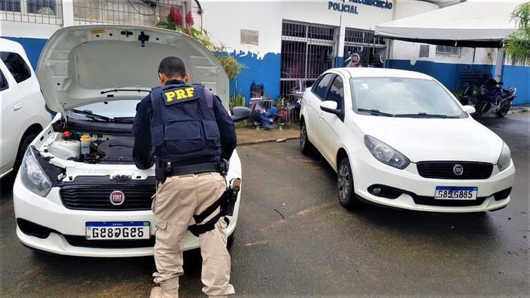 A clonagem de veículos é comumente utilizada por quadrilhas especializadas que adulteram veículos furtados ou roubados e utilizam placas de veículos idênticos e legalizados a fim de passar despercebido por fiscalizações.