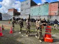 Integrantes do COE (PRF/BA) realizam nivelamento para novos policiais dos grupos especializados