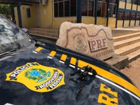 Passageiro é flagrado com arma e munições em ônibus na BR 242 em Seabra (BA)