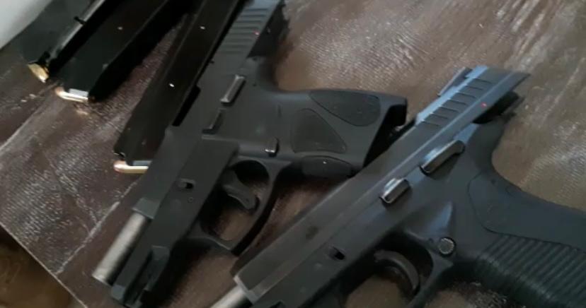 pistolas.jpeg