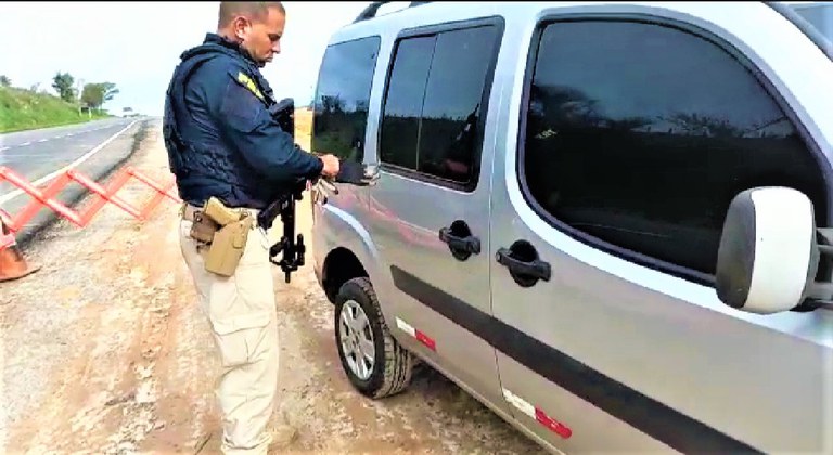 PRF prende homem com ligação a assalto de praça de pedágio na BR 324