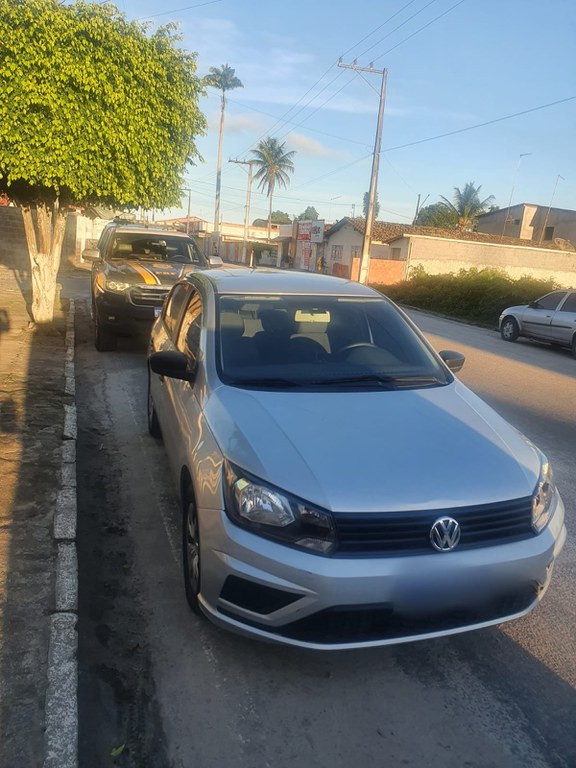 VW/Gol com registro de apropriação indébita é recuperado na BR 324 em Amélia Rodrigues (BA)