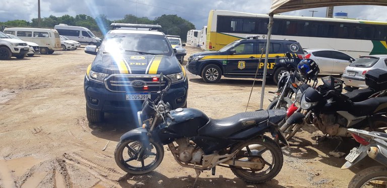 Em ação integrada realizada na cidade de Mucuri (BA), PRF e ANTT apreendem motocicleta adulterada