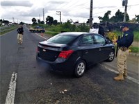 PRF prende motorista que ganharia R$ 300,00 para levar carro roubado de Salvador até Feira de Santana