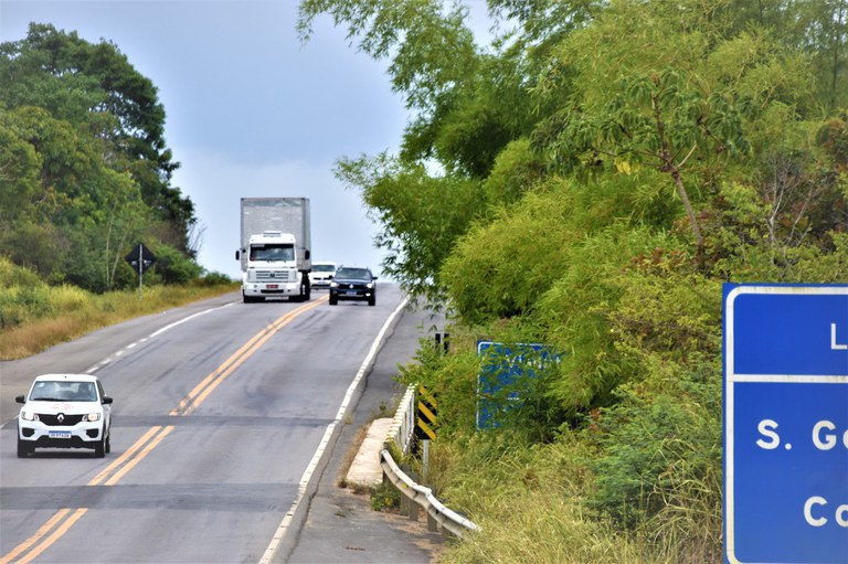 Em 2020, mais de 50.000 flagrantes de ultrapassagem proibida foram registrados nas estradas federais da Bahia